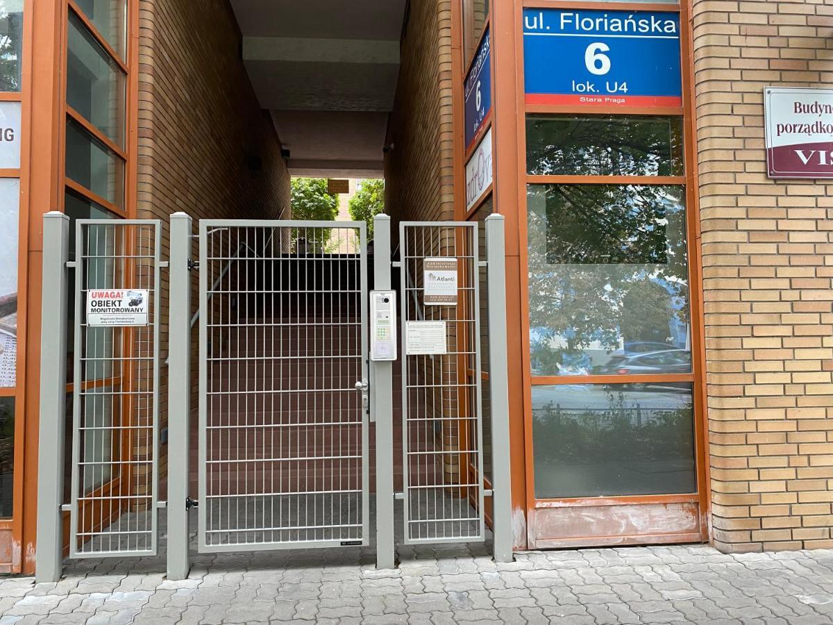 Komfortowy Apartament Na Florianskiej, Park Praski, Dw Wilenski,W Odleglosci Spaceru Od Starego Miasta, Milo Widziec Gosci Ze Zwierzetami Warsaw Luaran gambar